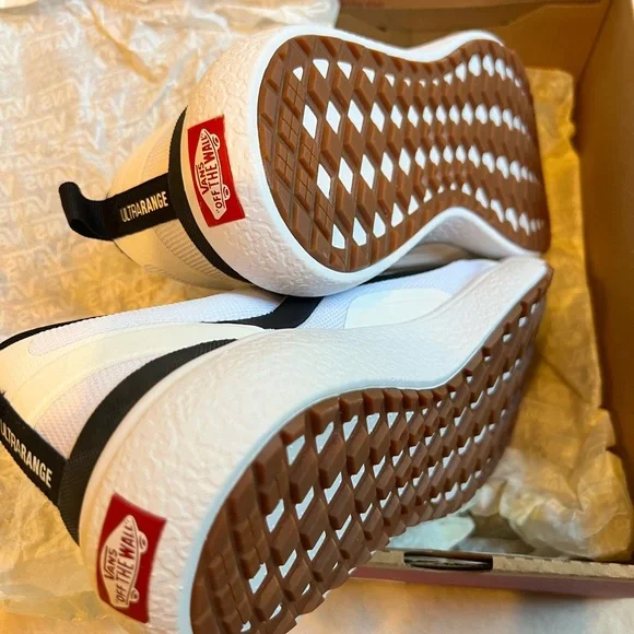 🖤SOLD🖤 Vans UltraRange EXO Sneaker WHITE, Size 9.5 Women's / 8 Men'sM - Picture 8 of 12